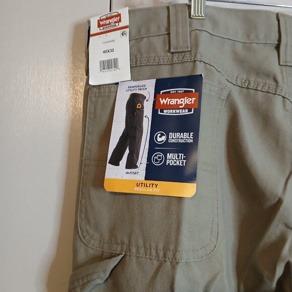 NWT Wrangler Workwear Utility Pockets Tan 40X32 (0344P2) - Picture 6 of 10